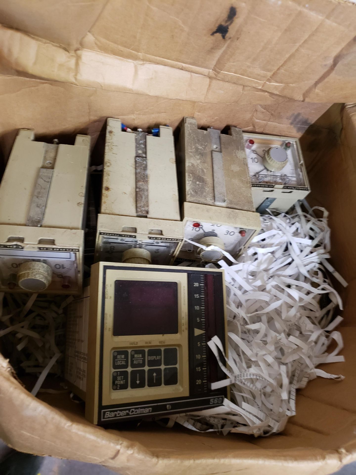 BOX OF BARBER COLEMAN TEMP CONTROLS