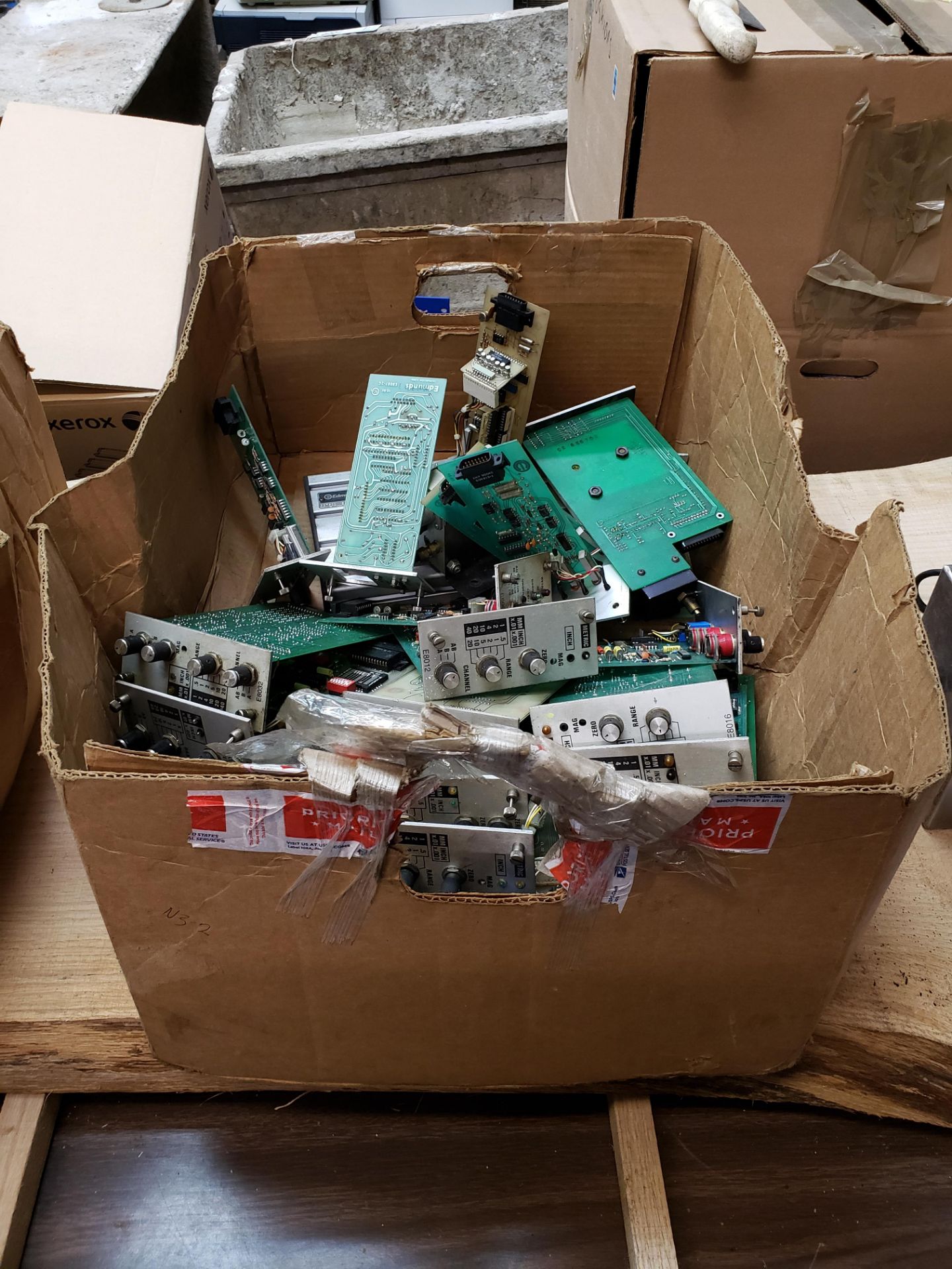 BOX OF EDMUNDS CARDS AND PRECISION GAUGES