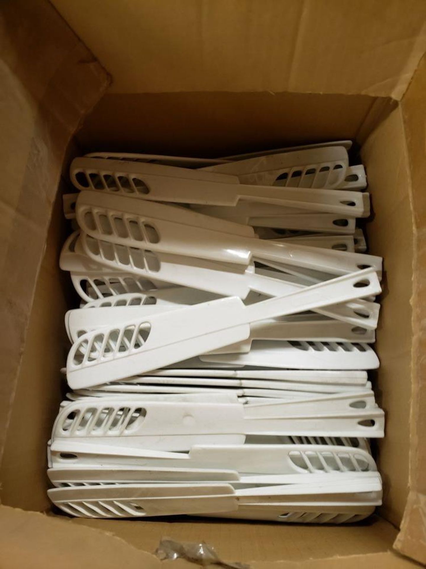 SKID OF 11 BOXES OF ASSORTED NEW BREAD BASKETS, MEASURING CUPS, EGG BEATER SPATULAS, AND PEG BOARD - Image 4 of 5