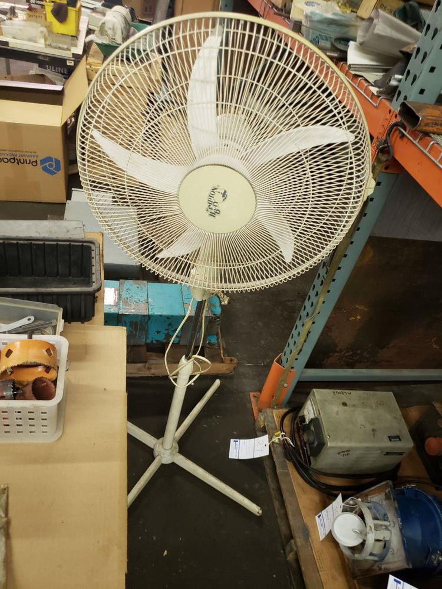 LOT OF 5 ASSORTED FANS AND HEATER - Image 4 of 4