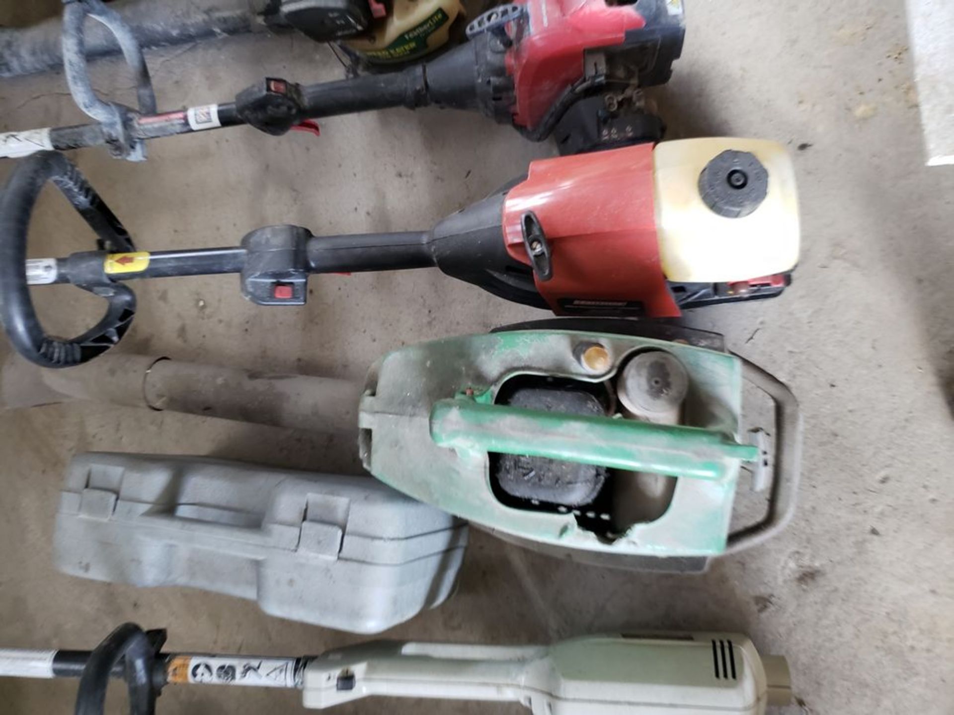 LOT OF LAWN EQUIPMENT BLOWERS, TRIMMERS - 7 ITEMS - Image 3 of 6
