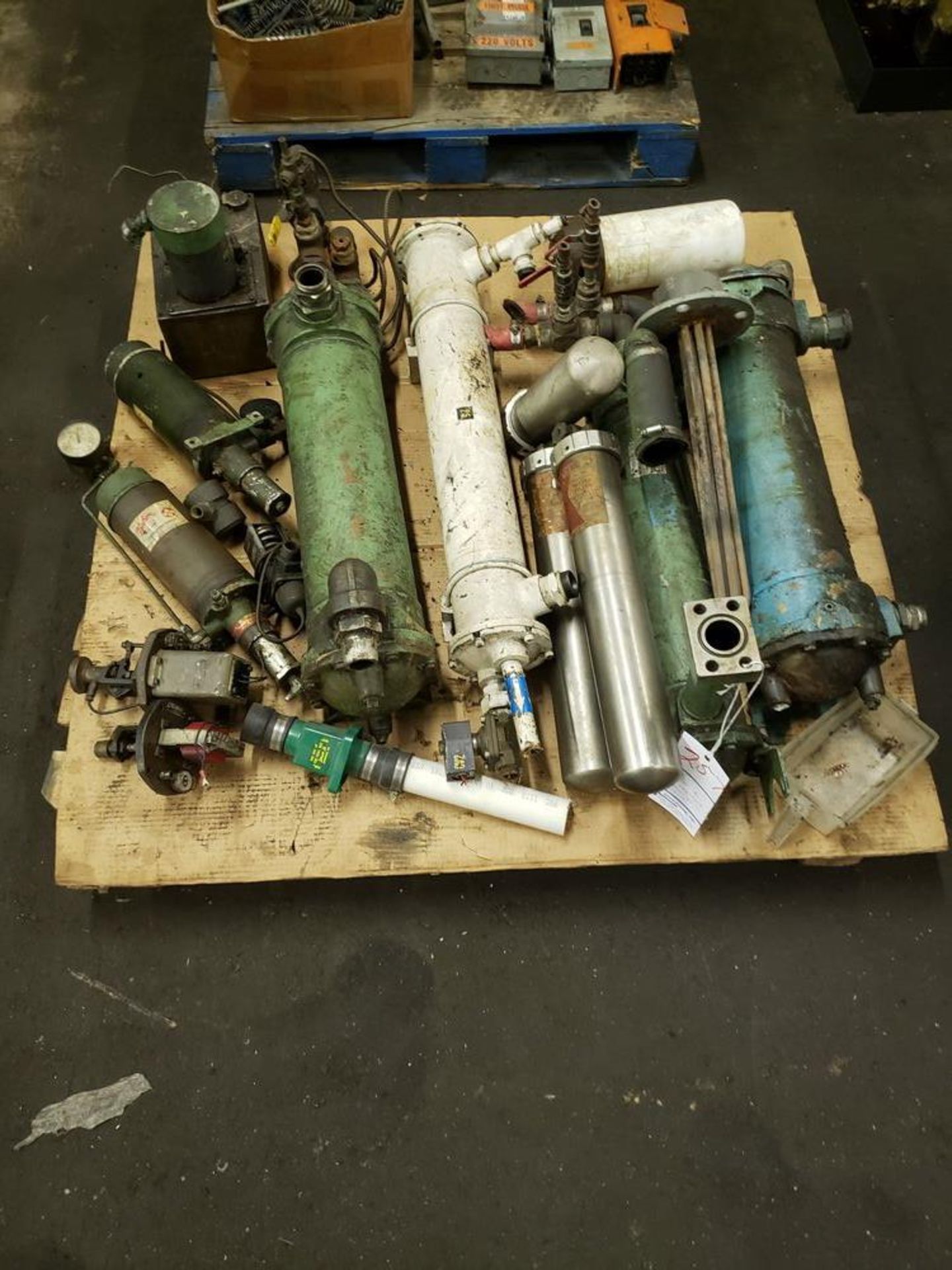 SKID OF 4 HEAT EXCHANGERS WITH MISC PARTS AND FILTERS