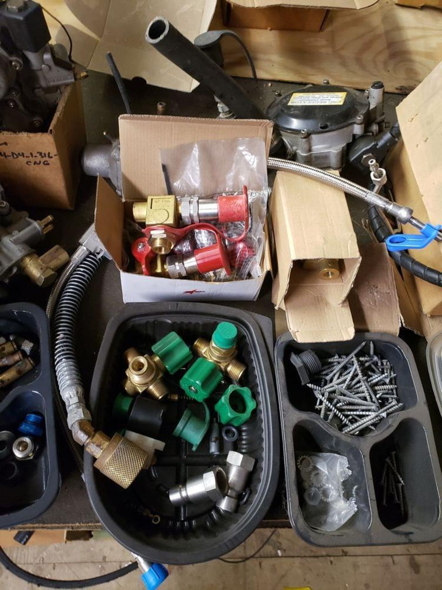 LOT OF AUTO PARTS AND MISC - Image 5 of 14