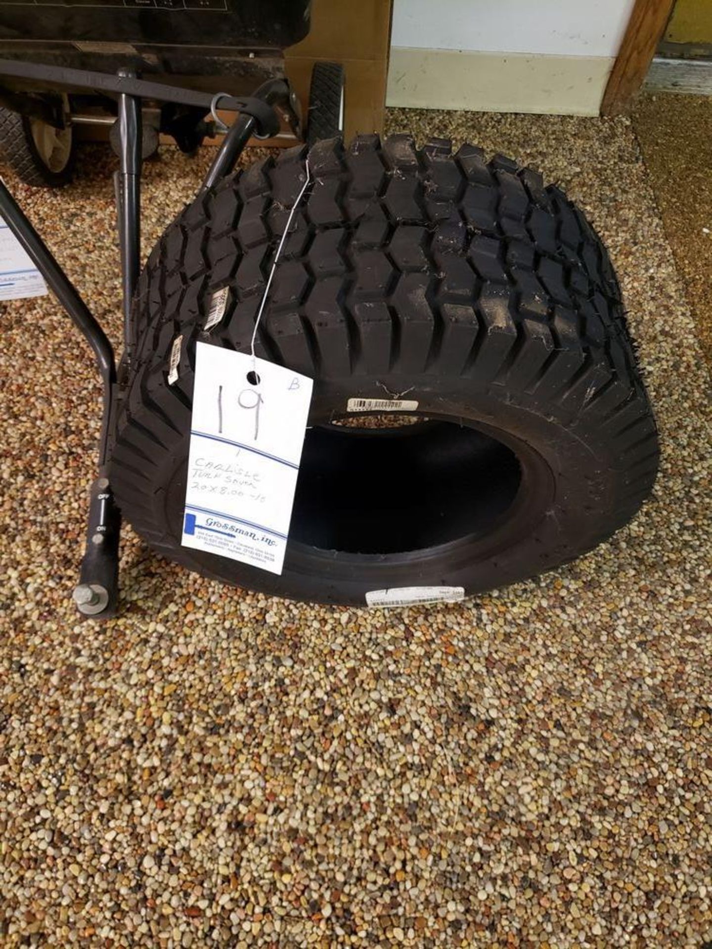 NEW CARLISLE TURF SAVER TIRE 20 X 8.00-10