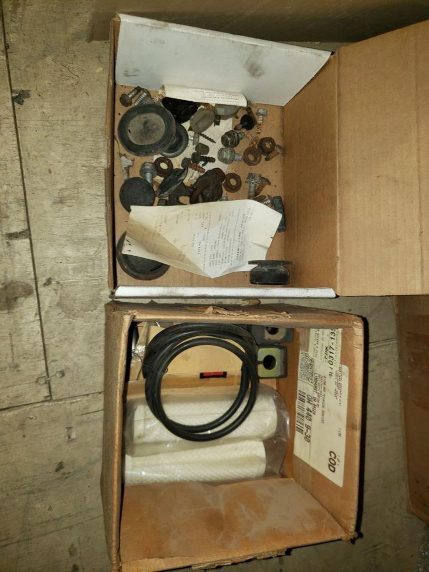 LOT OF AUTO PARTS AND MISC - Image 12 of 14