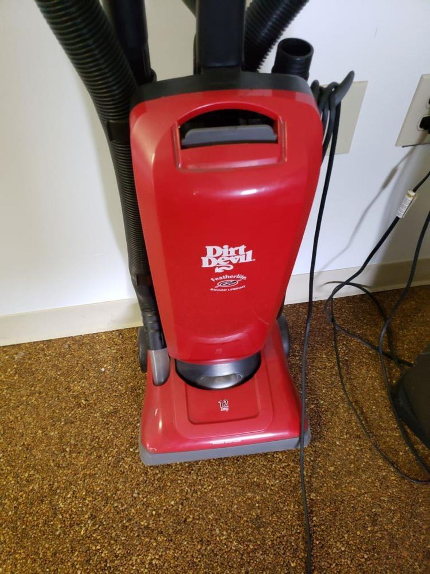 DIRT DEVIL VACUUM CLEANER - Image 2 of 2