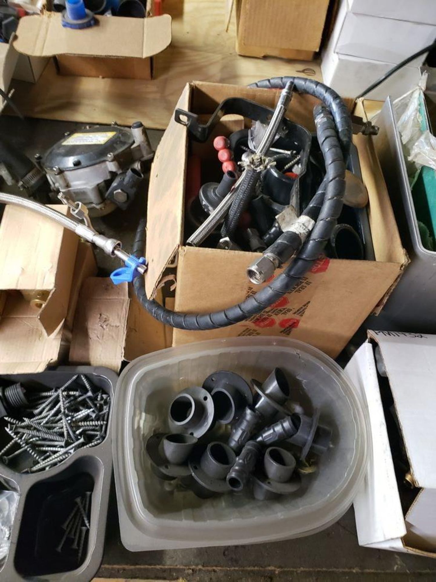 LOT OF AUTO PARTS AND MISC - Image 6 of 14