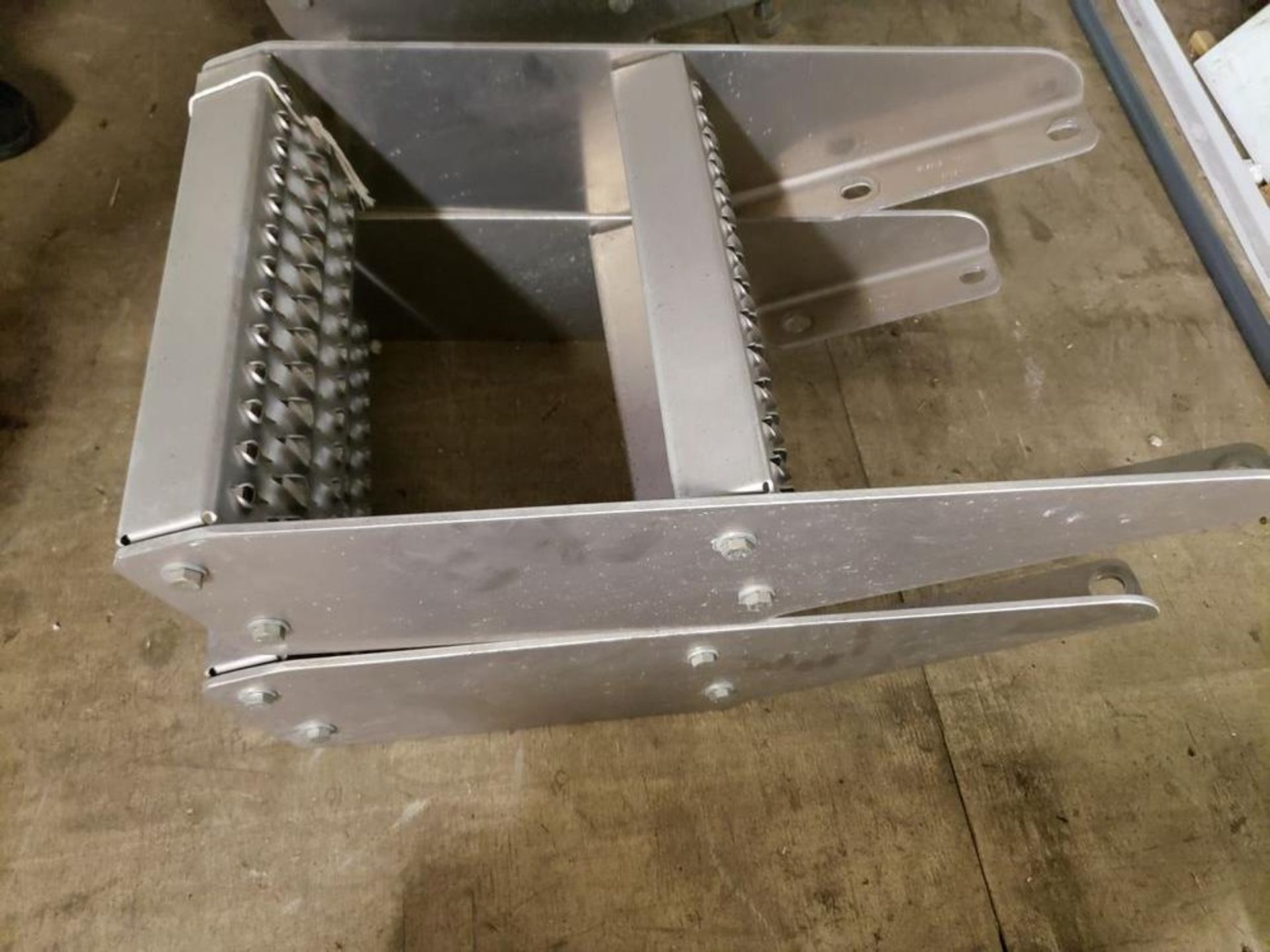 SET OF 2 ALUMINUM STEPS 15" WIDE