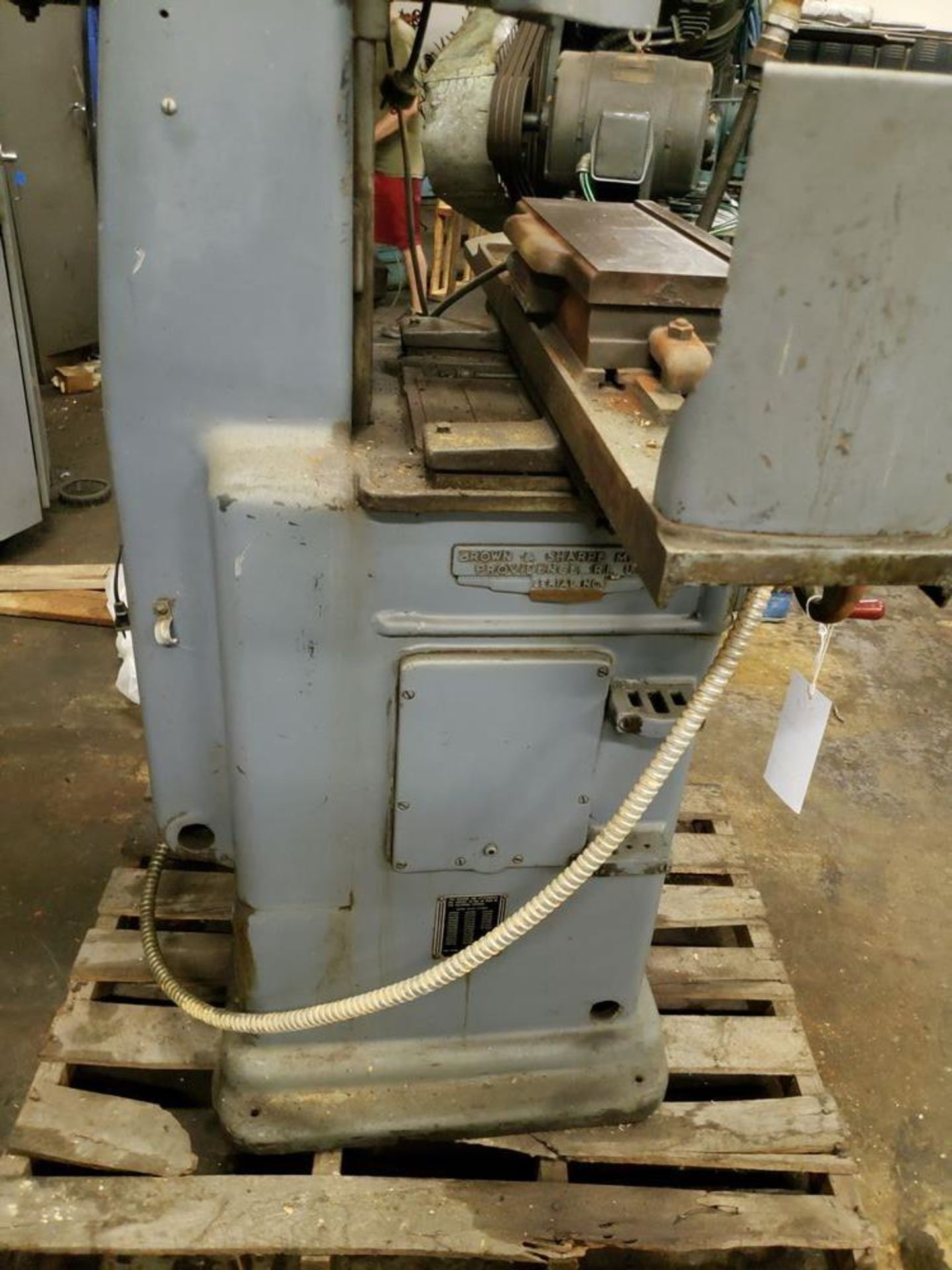 BROWN AND SHARPE NO. 2 SUFACE GRINDING MACHINE You must use our Rigger - Rigging Fee $100.00 - Image 7 of 11