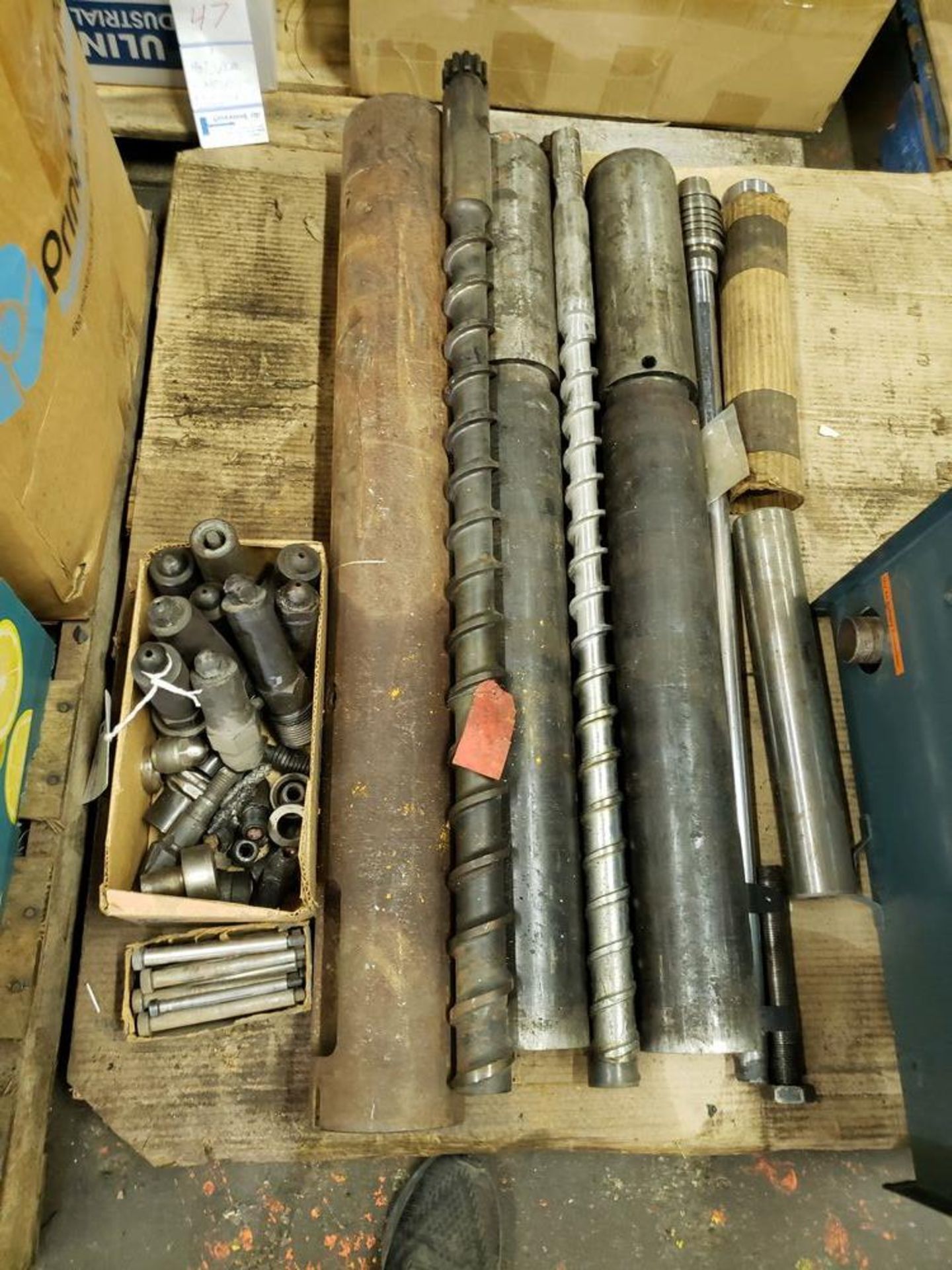 LOT OF ASSORTED BARRELS, SCREWS, NOZZLES AND MISC FOR CINCINATTI AND VAN DORN