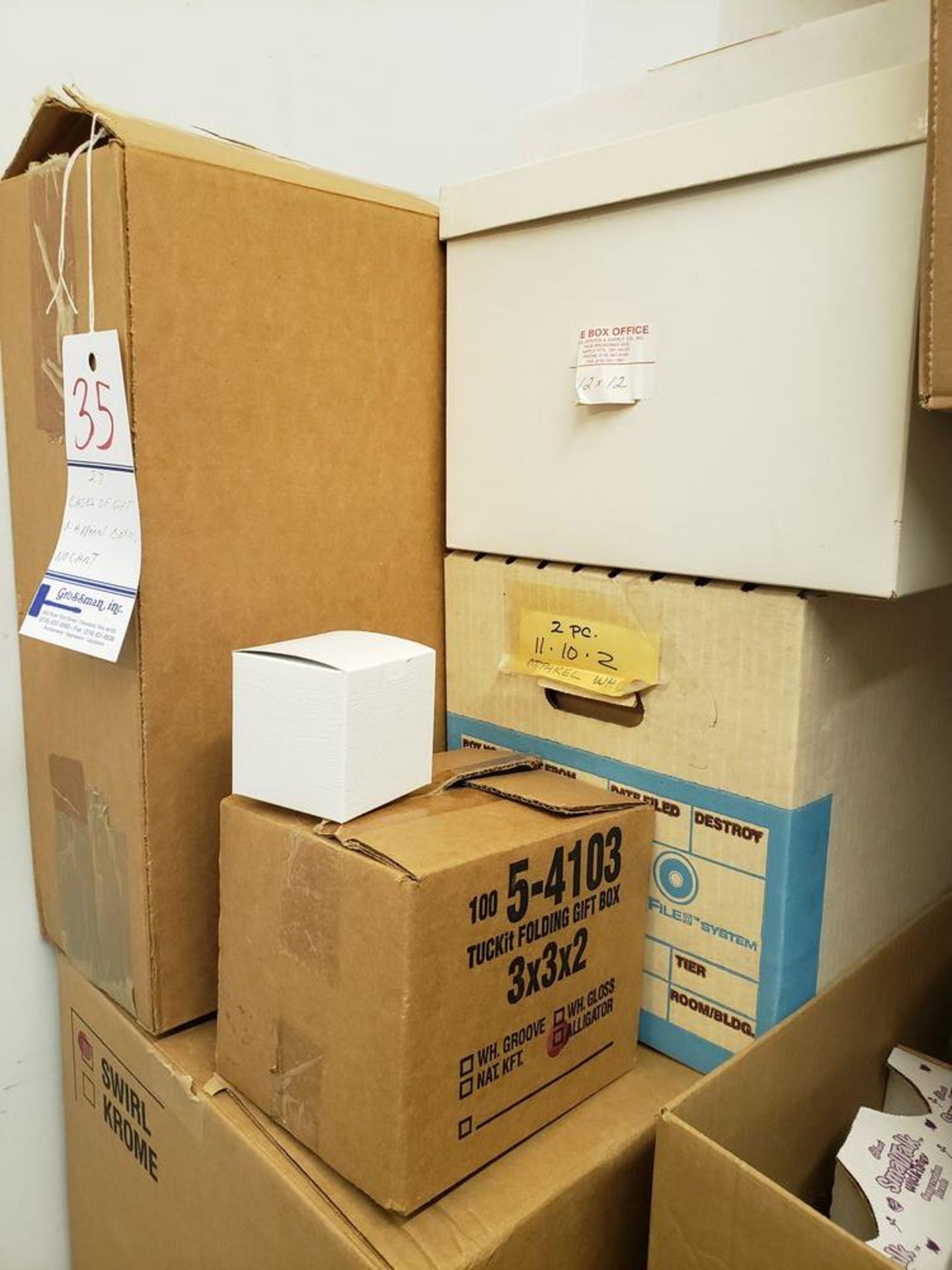 CASES OF GIFT AND APPAREL BOXES (Note: Your bid is multiplied by the quantity) - Image 3 of 6