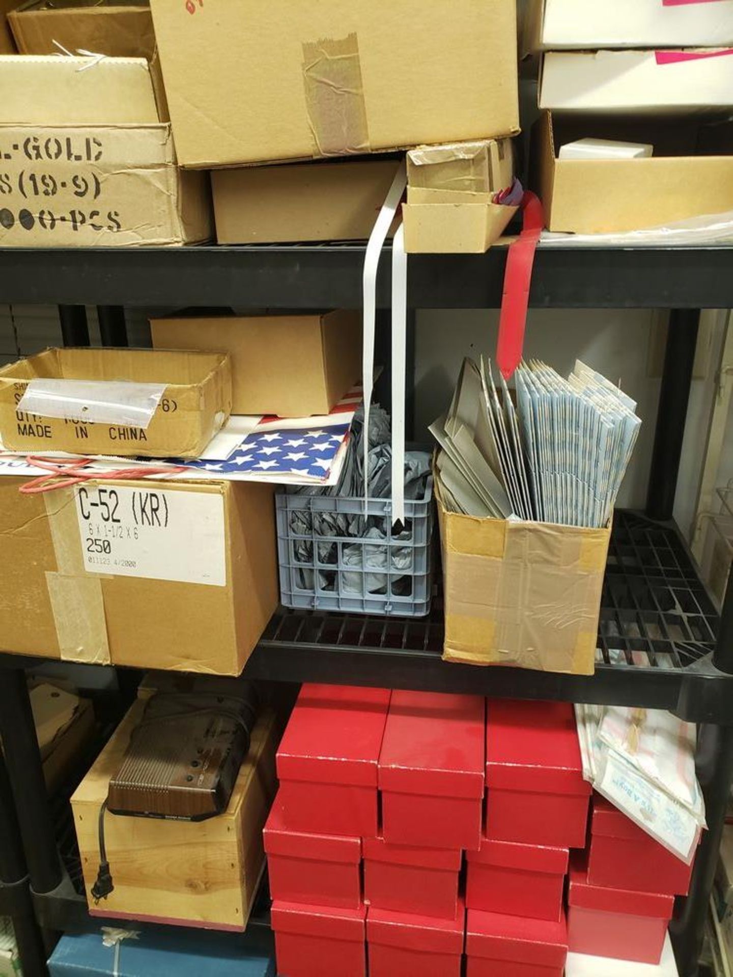 LOT OF MISC ON 2 SECTIONS OF SHELVING (SHIPPING TAGS AND SHELVING NOT INCLUDED) - Image 4 of 18