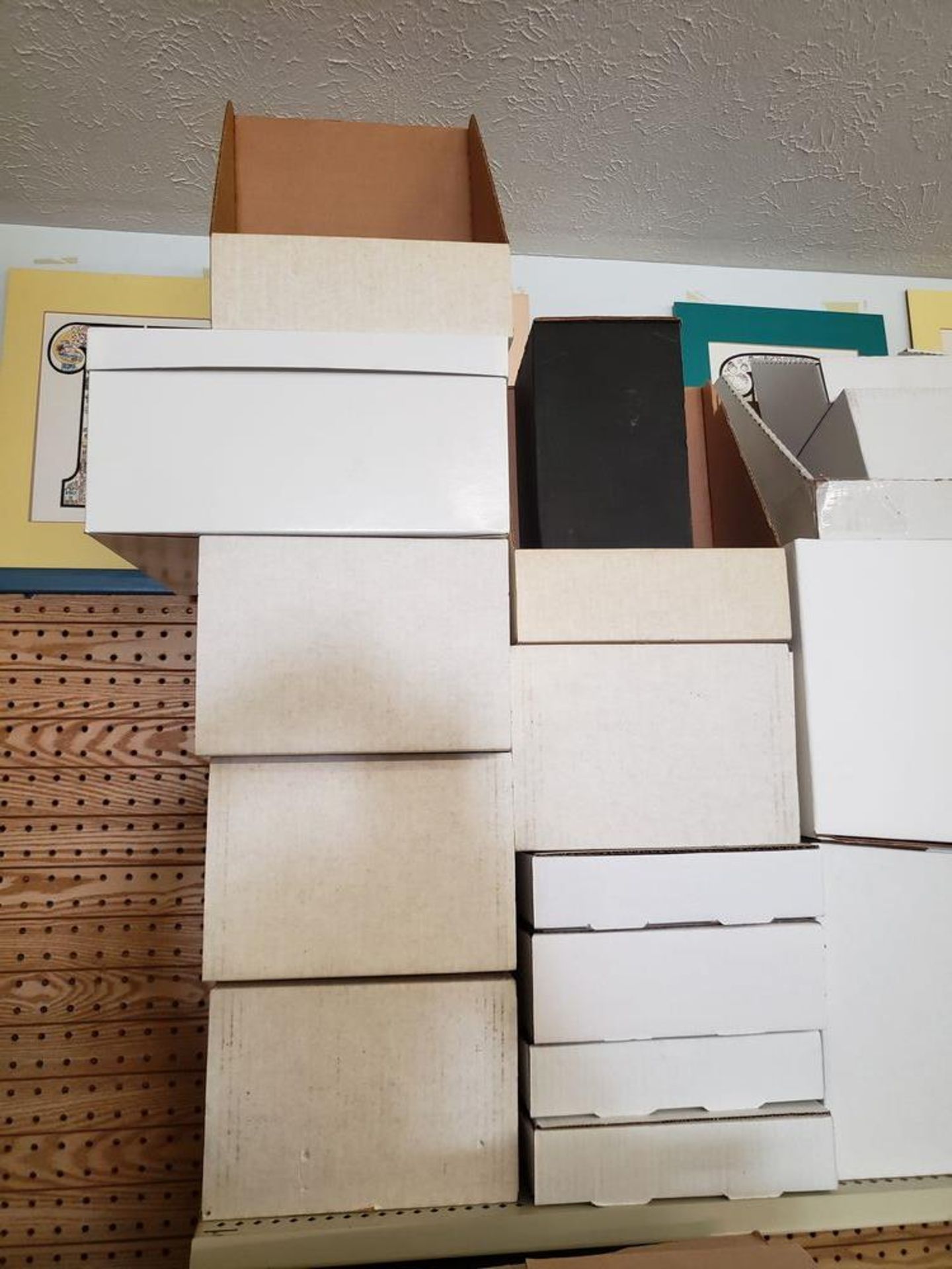 LOT OF ASSEMBLED BOXES AND SAMPLES - Image 6 of 9
