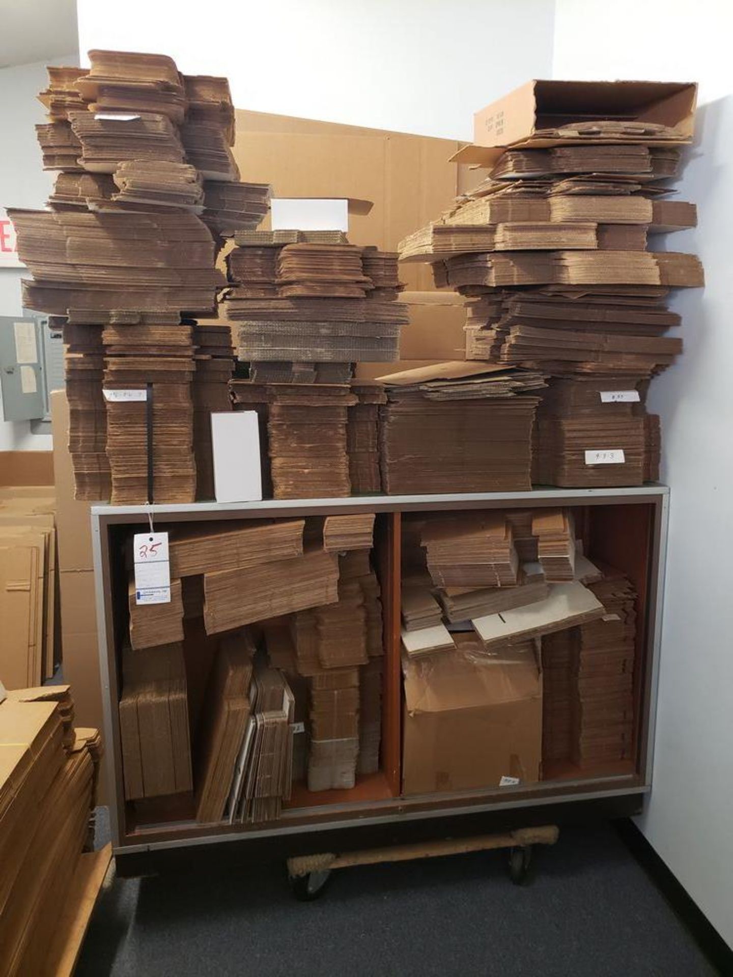 LOT OF DIECUT FOLDING BOXES WITH CABINET - CART NOT INCLUDED IN THIS LOT