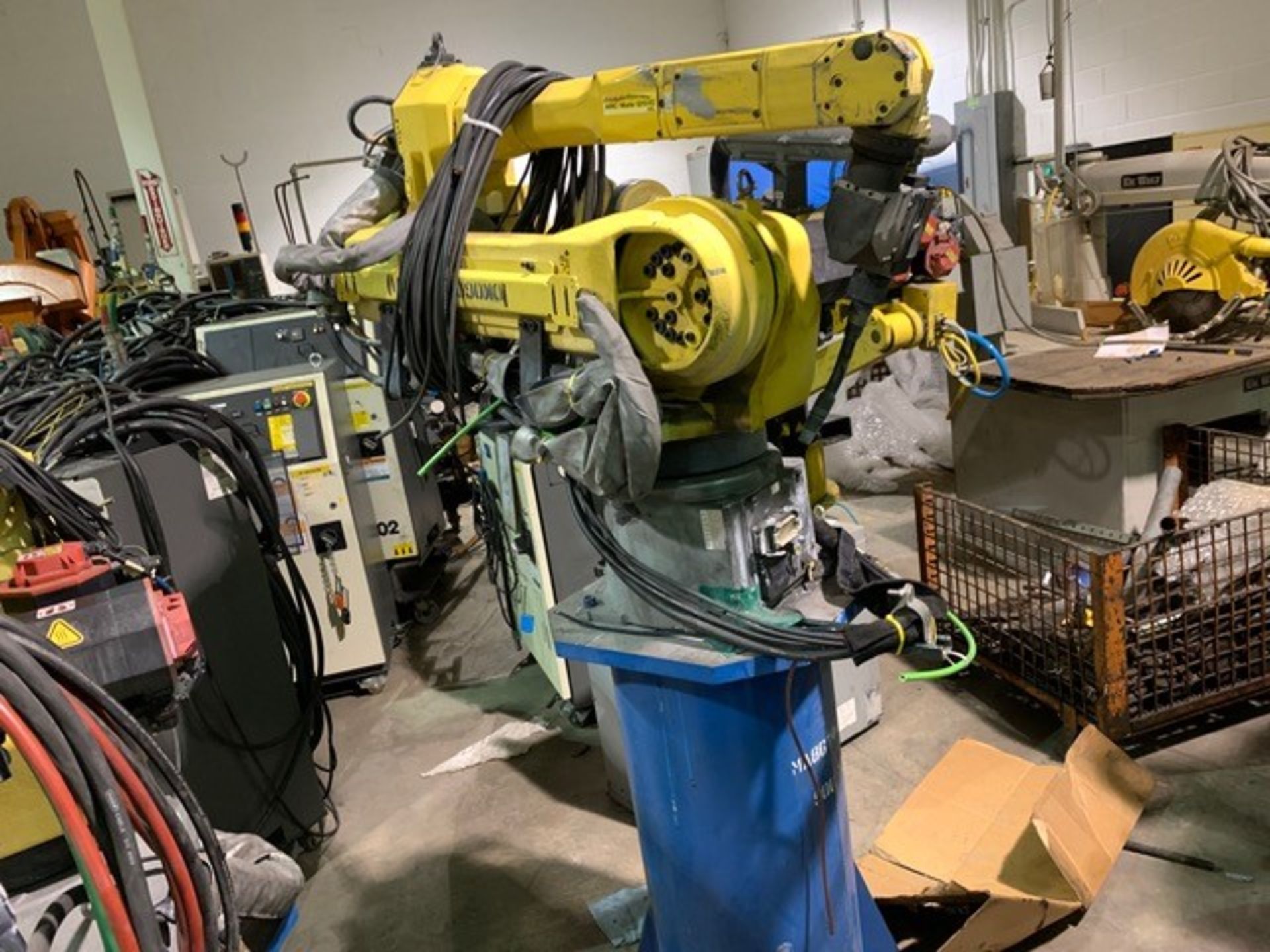 FANUC ROBOT ARCMATE 120iC/10L WITH R-30iA CONTROL, TEACH & CABLES, YEAR 2011, SN 112257 - Image 3 of 19