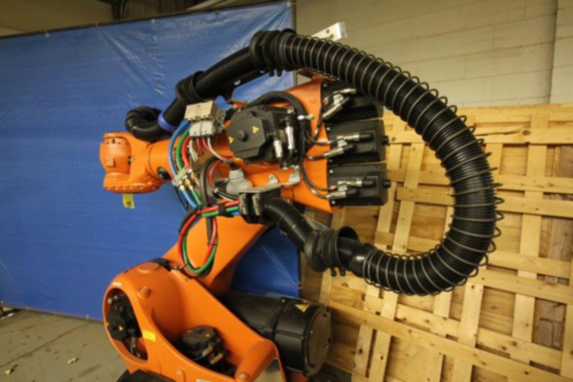 KUKA ROBOT KR 210-2 2000, ARM ONLY (NEW), SN 900715, YEAR 2004