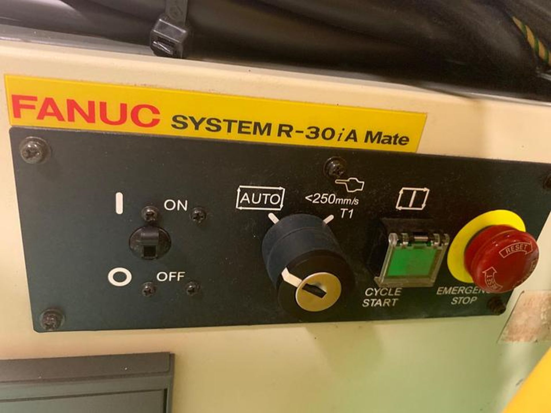 FANUC ROBOT LRMATE 200iC WITH R-30iA CONTROL, TEACH & CABLES, YEAR 2007, SN 86890 - Image 3 of 6