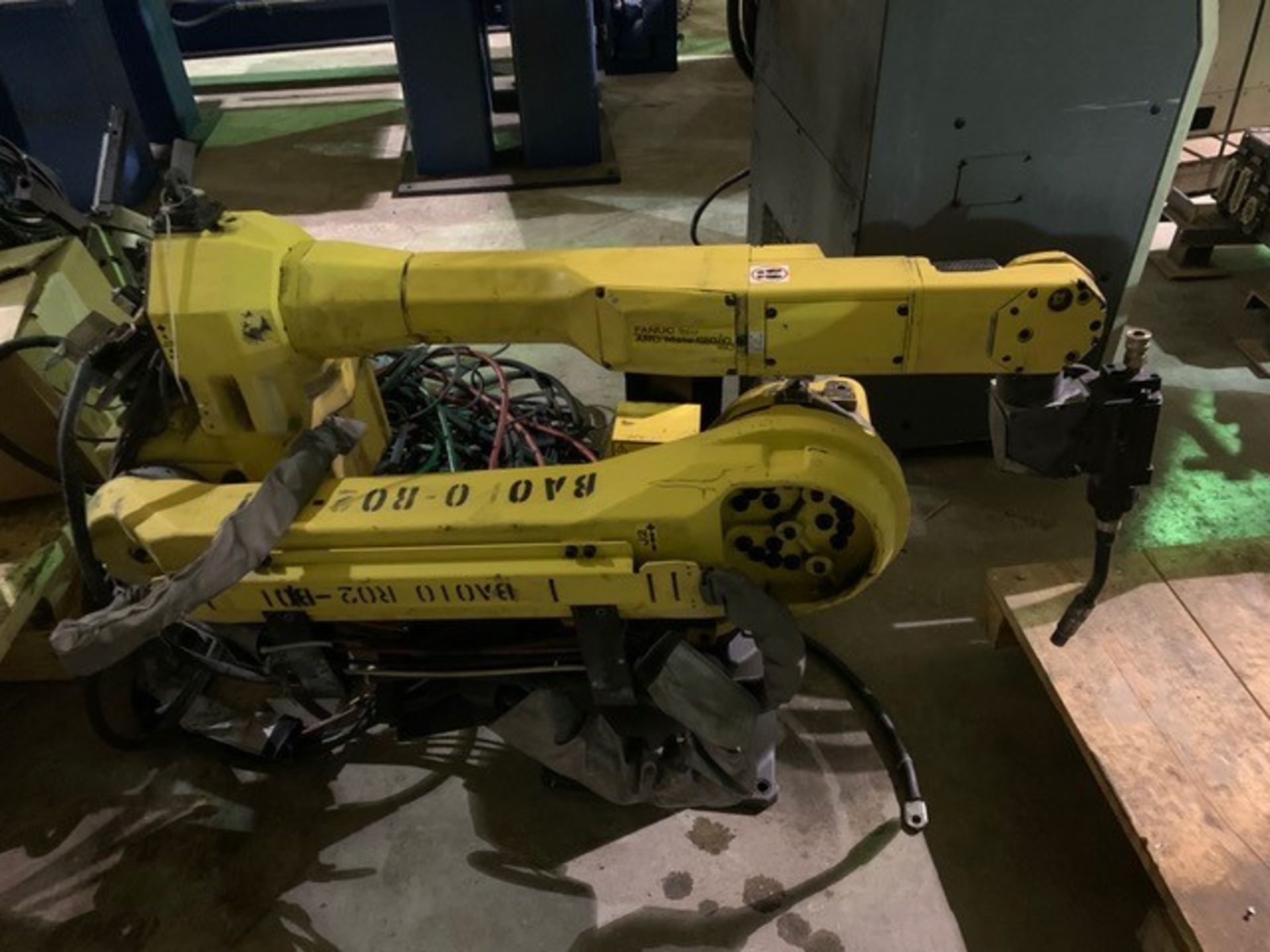 FANUC ROBOT ARCMATE 120iC/10L WITH R-30iA CONTROL, TEACH & CABLES, YEAR 2011, SN 112260 - Image 4 of 21