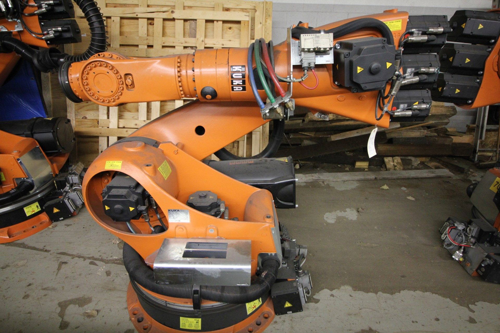 KUKA ROBOT KR 210-2 2000, ARM ONLY (NEW), SN 924033, YEAR 20011