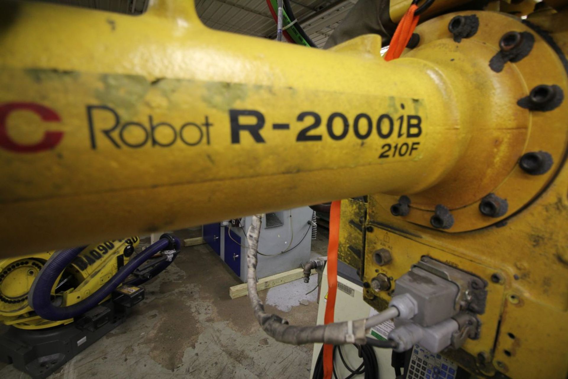 FANUC ROBOT R-2000iB/210F WITH R-30iA CONTROL, TEACH & CABLES, YEAR 2011, SN 111623 - Image 2 of 6