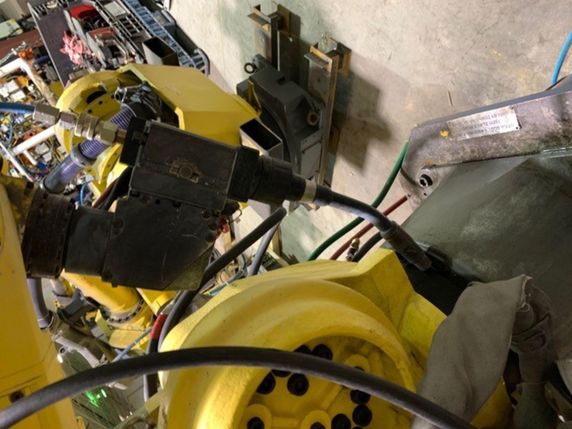 FANUC ROBOT ARCMATE 120iC/10L WITH R-30iA CONTROL, TEACH & CABLES, YEAR 2011, SN 112261 - Image 5 of 18