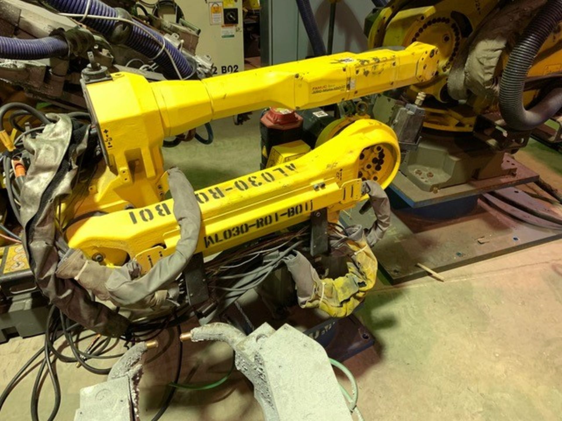 FANUC ROBOT ARCMATE 120iC/10L WITH R-30iA CONTROL, TEACH & CABLES, YEAR 2011, SN 112262 - Image 6 of 19