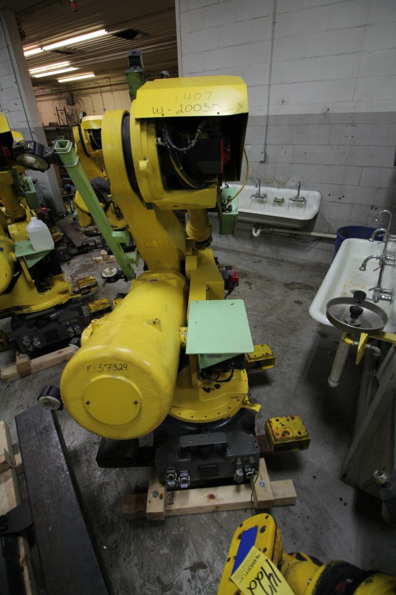 FANUC ROBOT R-2000iA/165R WTIH R-J3iB CONTROLS, TEACH & CABLES, YEAR 2003, SN 57329 - Image 4 of 12