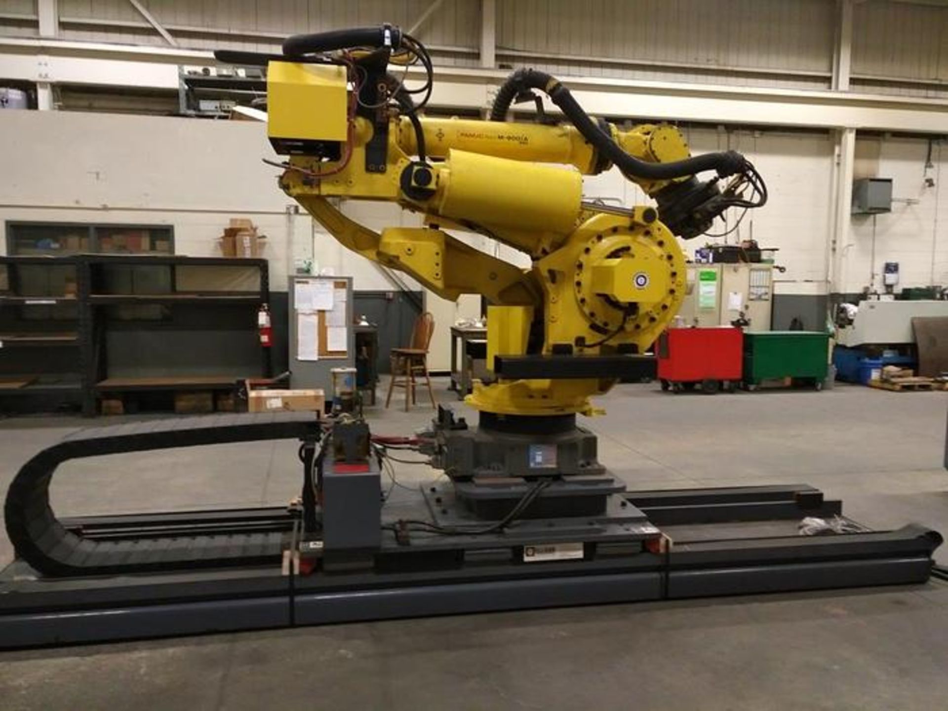 FANUC M900iA/600 6 AXIS CNC ROBOT WITH R30iA & 7TH AXIS 15' LONG TRACK., TEACH & CABLES, YEAR 2012