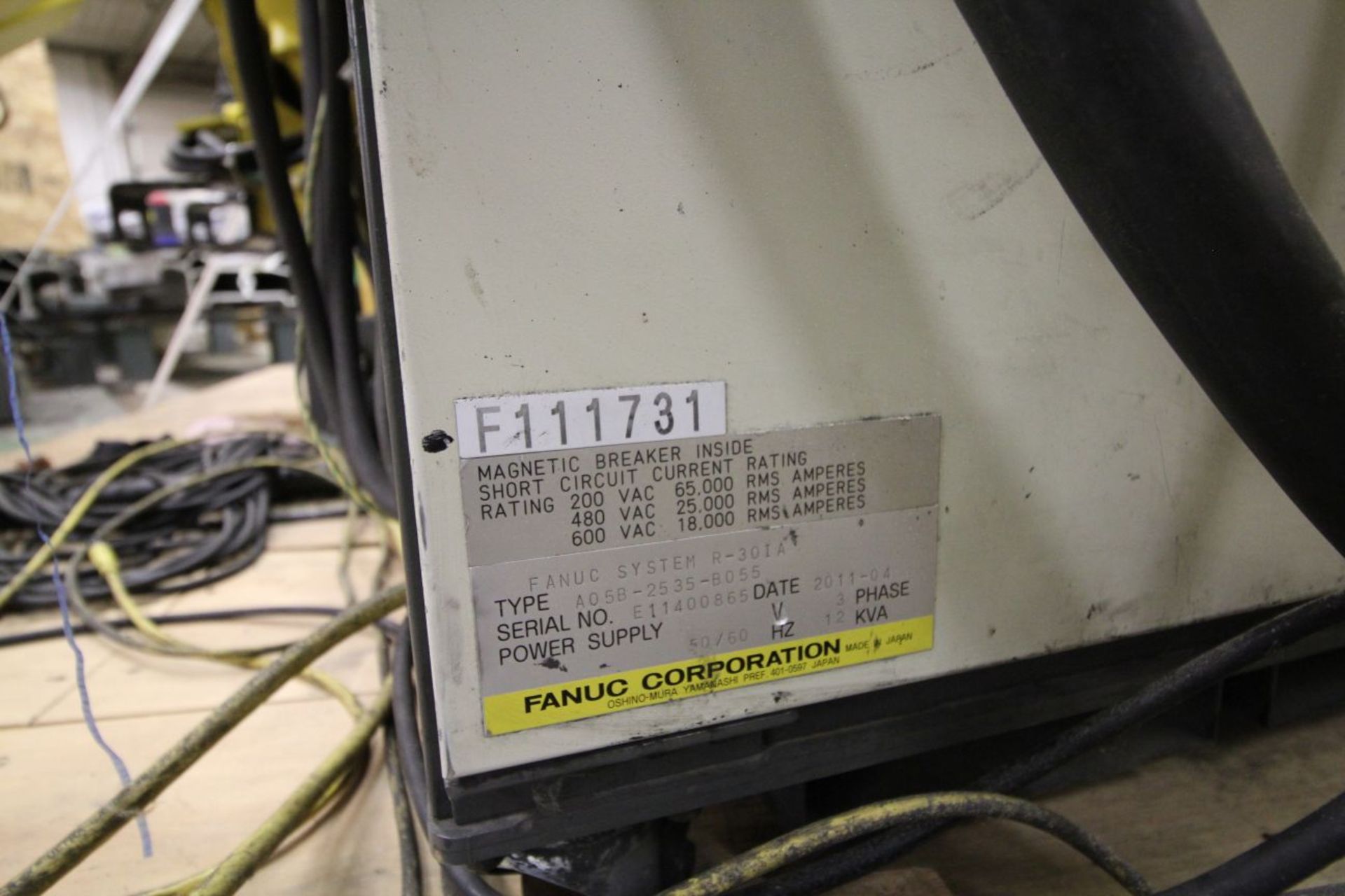 FANUC ROBOT R-2000iB/210F WITH R-30iA CONTROL, TEACH & CABLES, YEAR 2011, SN 111731 - Image 6 of 7