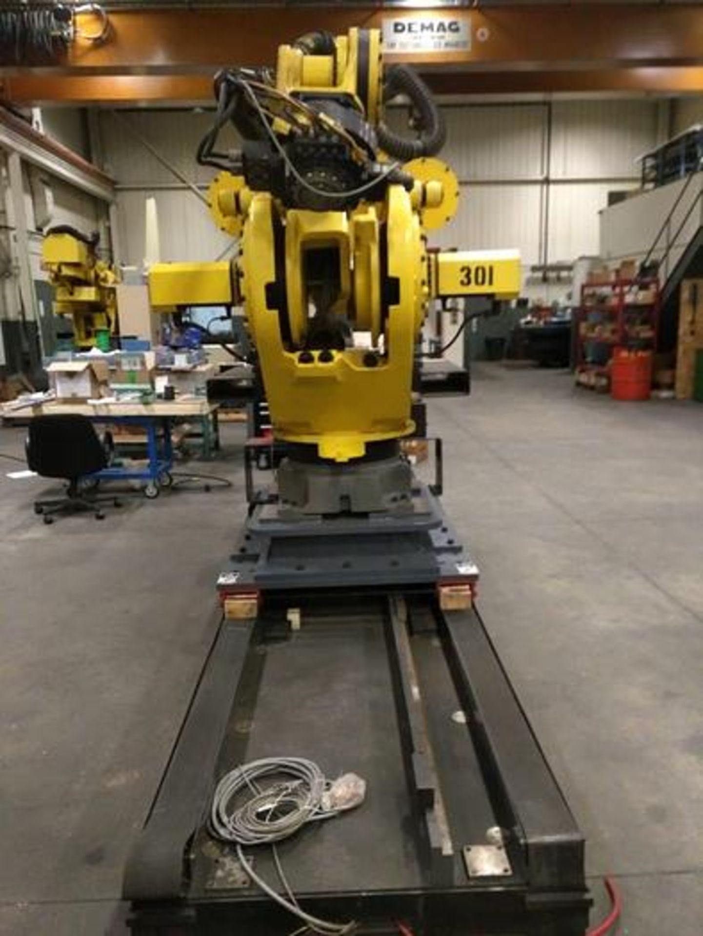 FANUC M900iA/600 6 AXIS CNC ROBOT WITH R30iA & 7TH AXIS 15' LONG TRACK., TEACH & CABLES, YEAR 2012 - Image 6 of 11