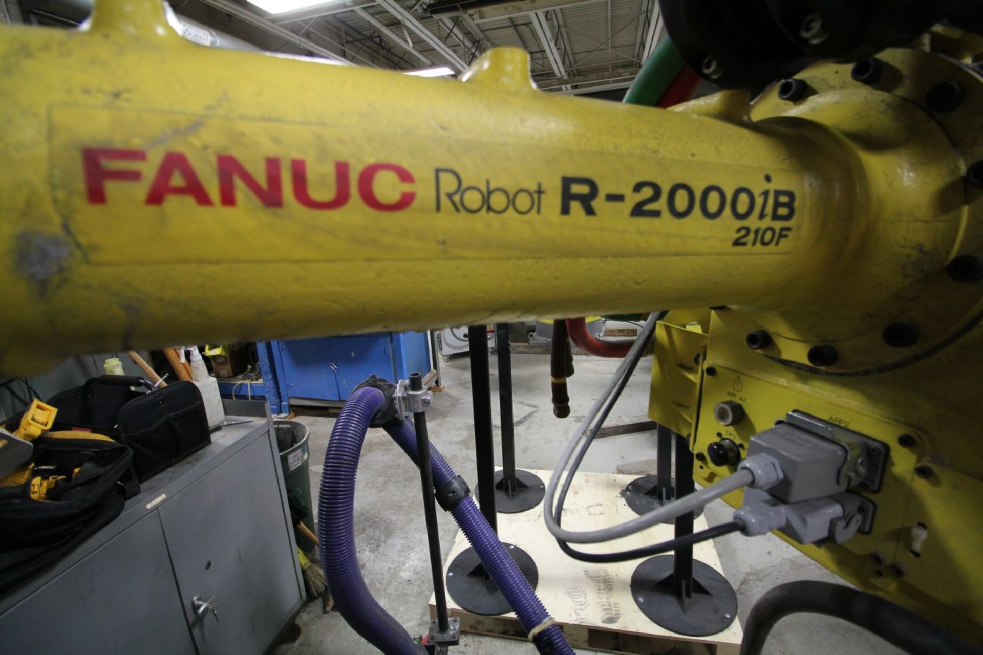 FANUC ROBOT R2000IB/210F WITH R-30iA CONTROLS, TEACH & CABLES, YEAR 2011, SN 110121 - Image 3 of 11