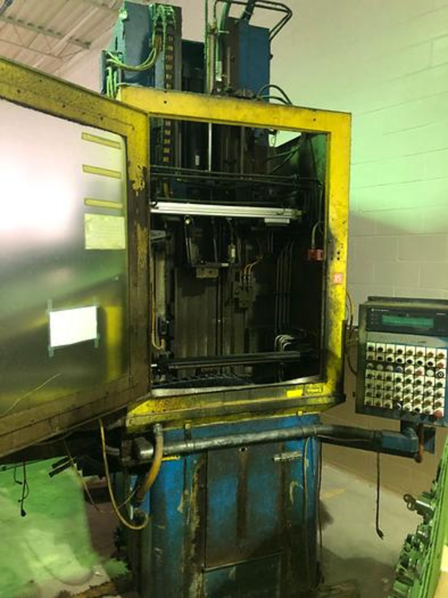 APEX 10 TON 30" STROKE VERTICAL HYDRAULIC TABLE UP BROACHING MACHINE, YEAR 1998, LOCATION MI - Image 2 of 7