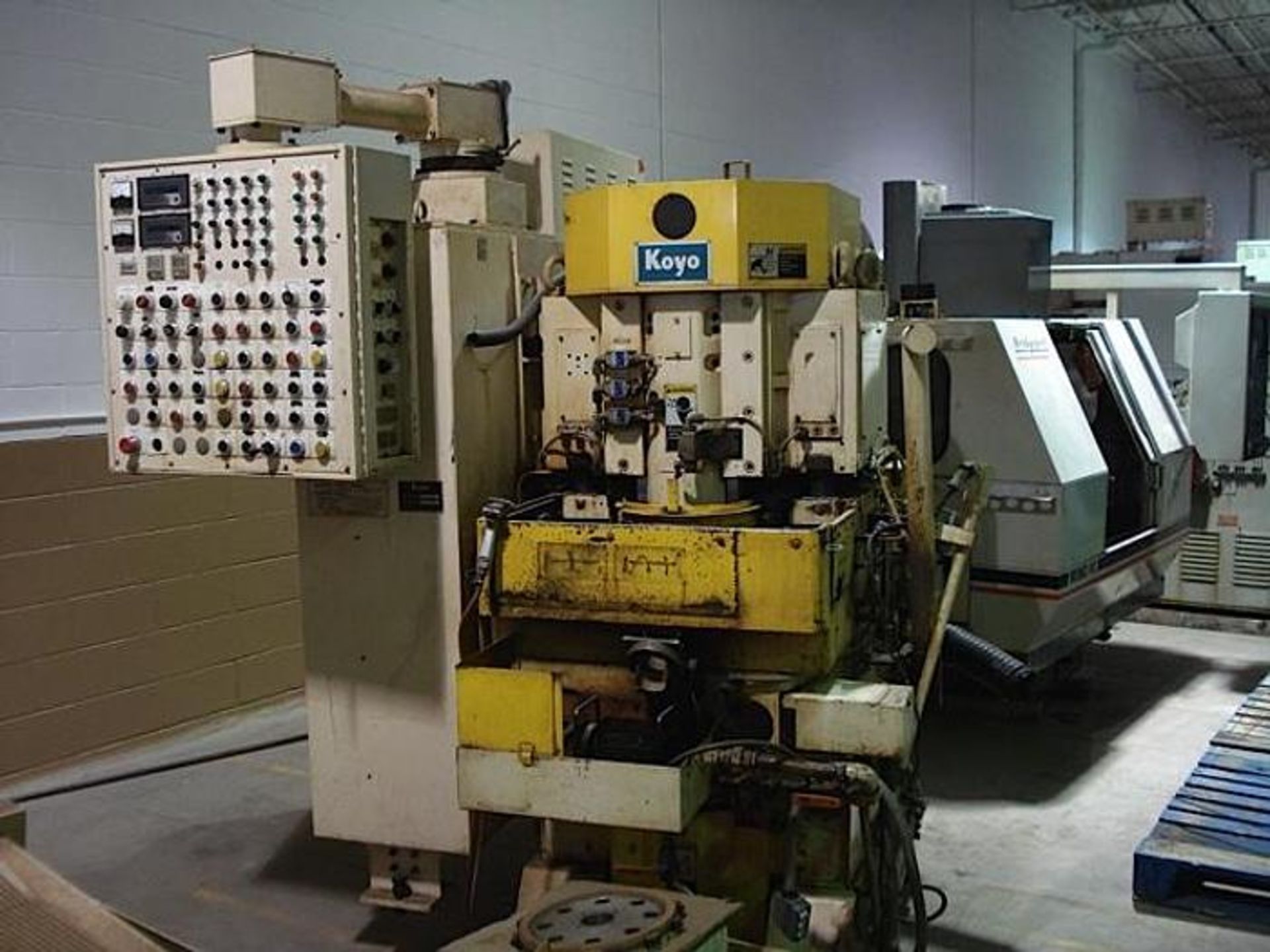 KOYO KVD300CR VERTICAL DOUBLE DISC GRINDER, SN 9403VD-640, YEAR 1995, LOCATON MI