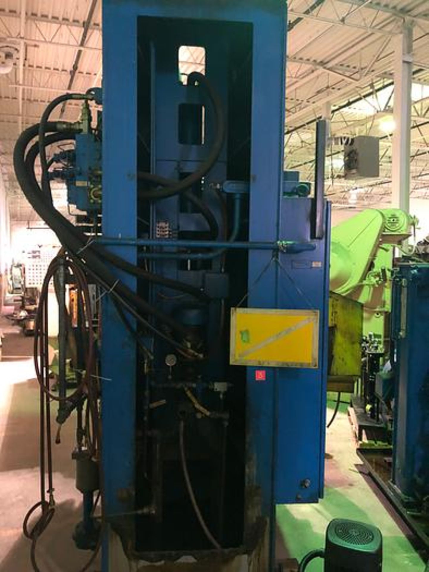 APEX 10 TON 30" STROKE VERTICAL HYDRAULIC TABLE UP BROACHING MACHINE, YEAR 1998, LOCATION MI - Image 4 of 7