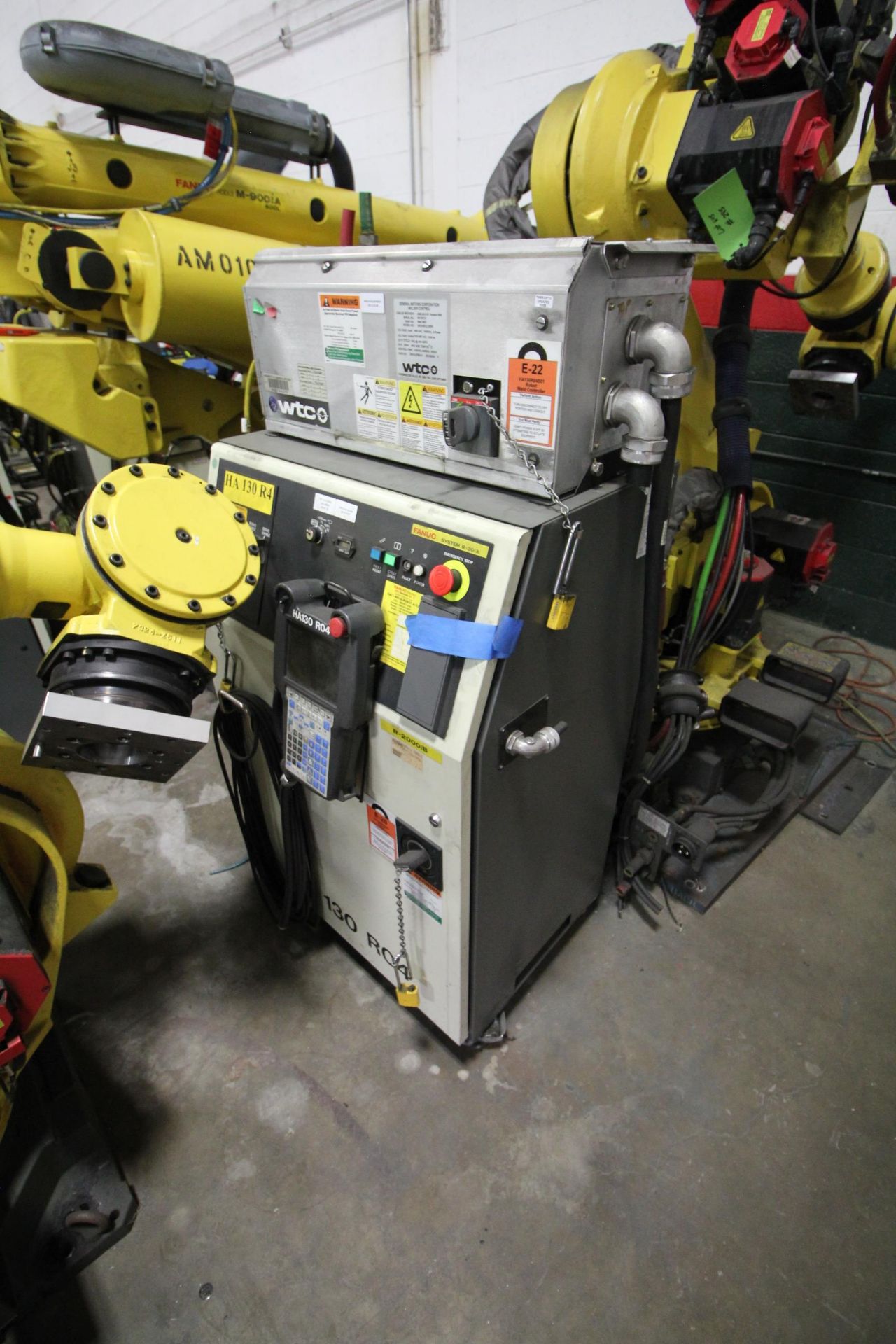 FANUC ROBOT R-2000iB/210F WITH R-30iA CONTROL, CABLES & TEACH PENDANT, SN 97317, YEAR 2009 - Image 4 of 8