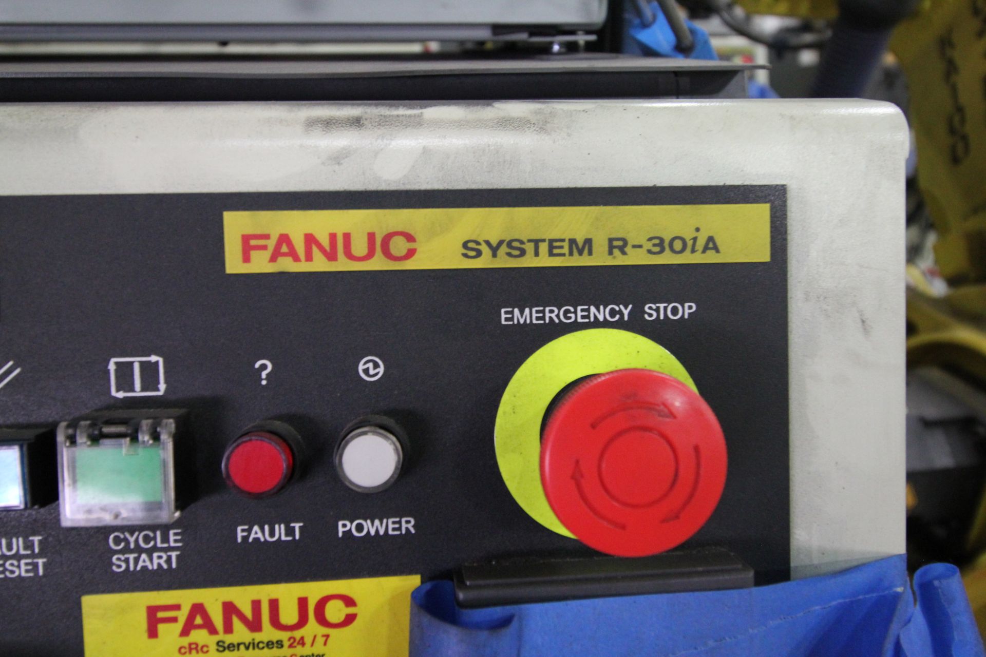 FANUC ROBOT R-2000iB/210F WITH R-30iA CONTROL, CABLES & TEACH PENDANT, SN 148715, YEAR 2014 - Image 6 of 8