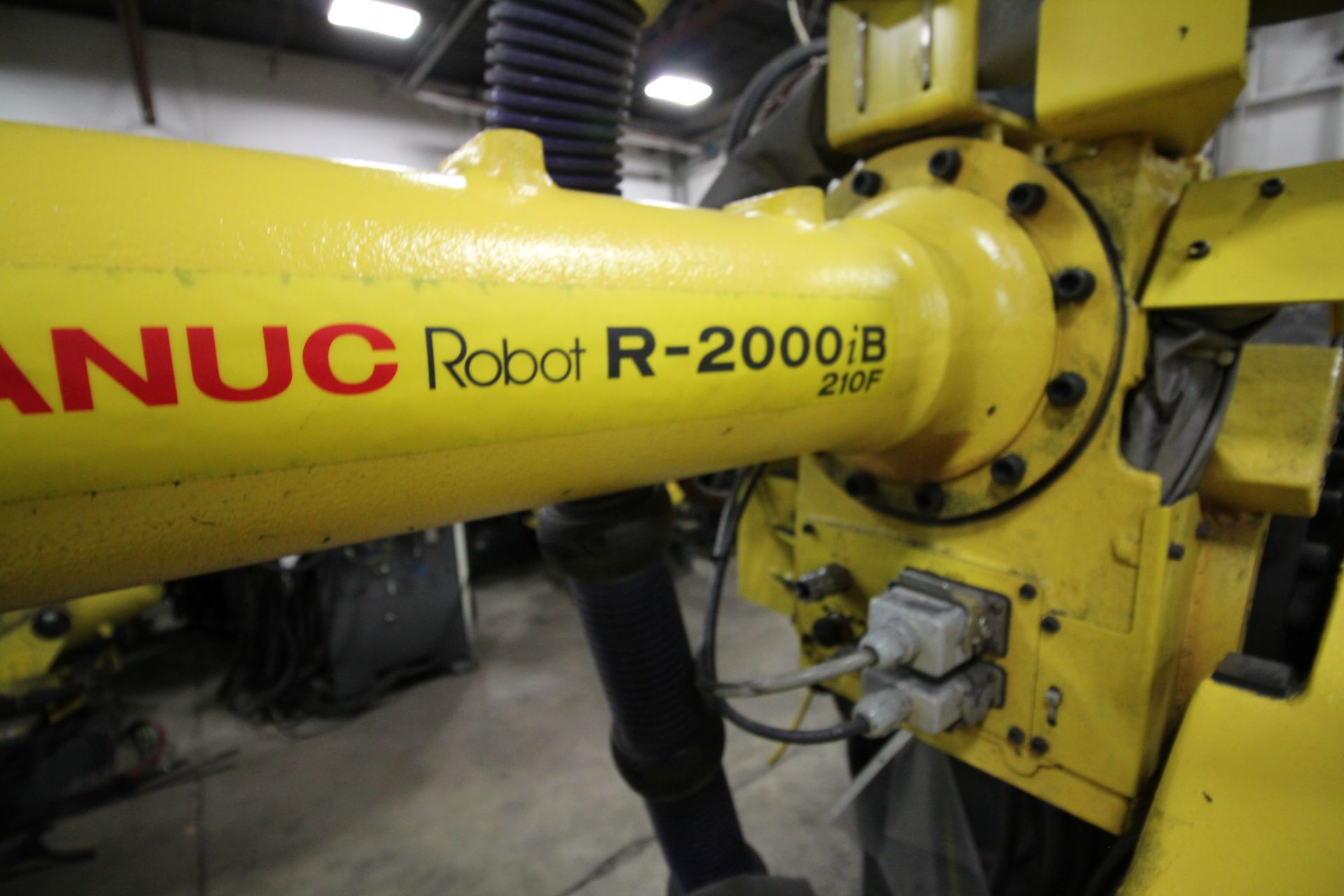 FANUC ROBOT R-2000iB/210F WITH R-30iA CONTROL, CABLES & TEACH PENDANT, SN 97016, YEAR 2009 - Image 2 of 7