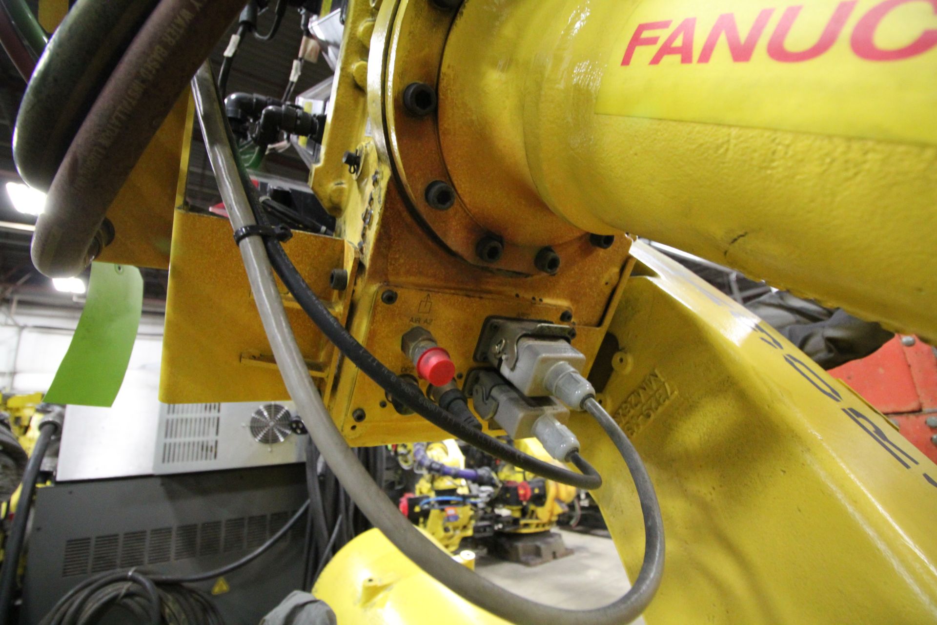 FANUC ROBOT R-2000iB/210F WITH R-30iA CONTROL, CABLES & TEACH PENDANT, SN 97339, YEAR 2009 - Image 4 of 10