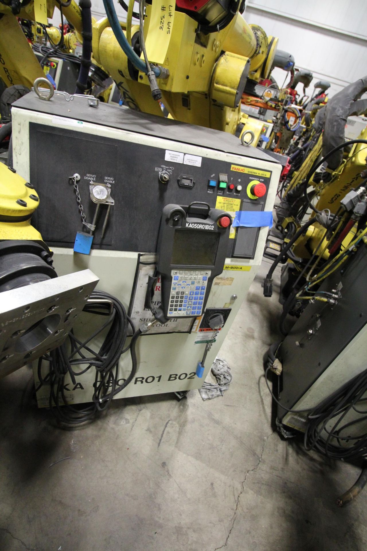 FANUC ROBOT M900iA/260L WITH R-30iA CONTROL, CABLES & TEACH PENDANT, SN 97368, YEAR 2009 - Image 5 of 9