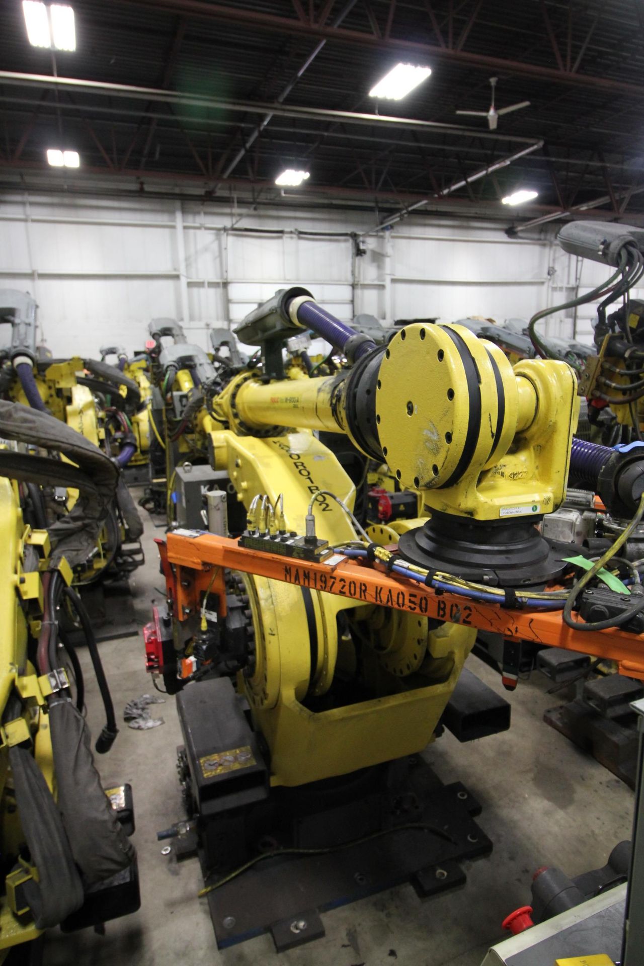 FANUC ROBOT M900iA/260L WITH R-30iA CONTROL, CABLES & TEACH PENDANT, SN 97368, YEAR 2009 - Image 3 of 9