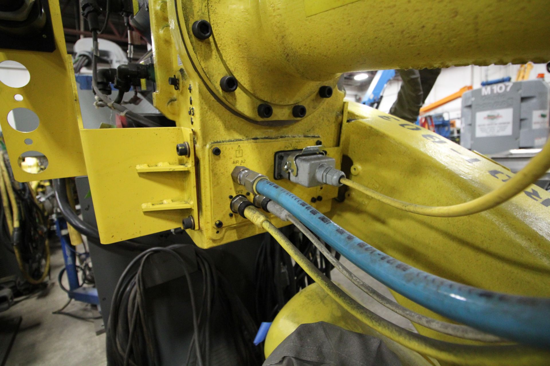FANUC ROBOT R-2000iB/210F WITH R-30iA CONTROL, CABLES & TEACH PENDANT, SN 106331, YEAR 2010 - Image 3 of 8