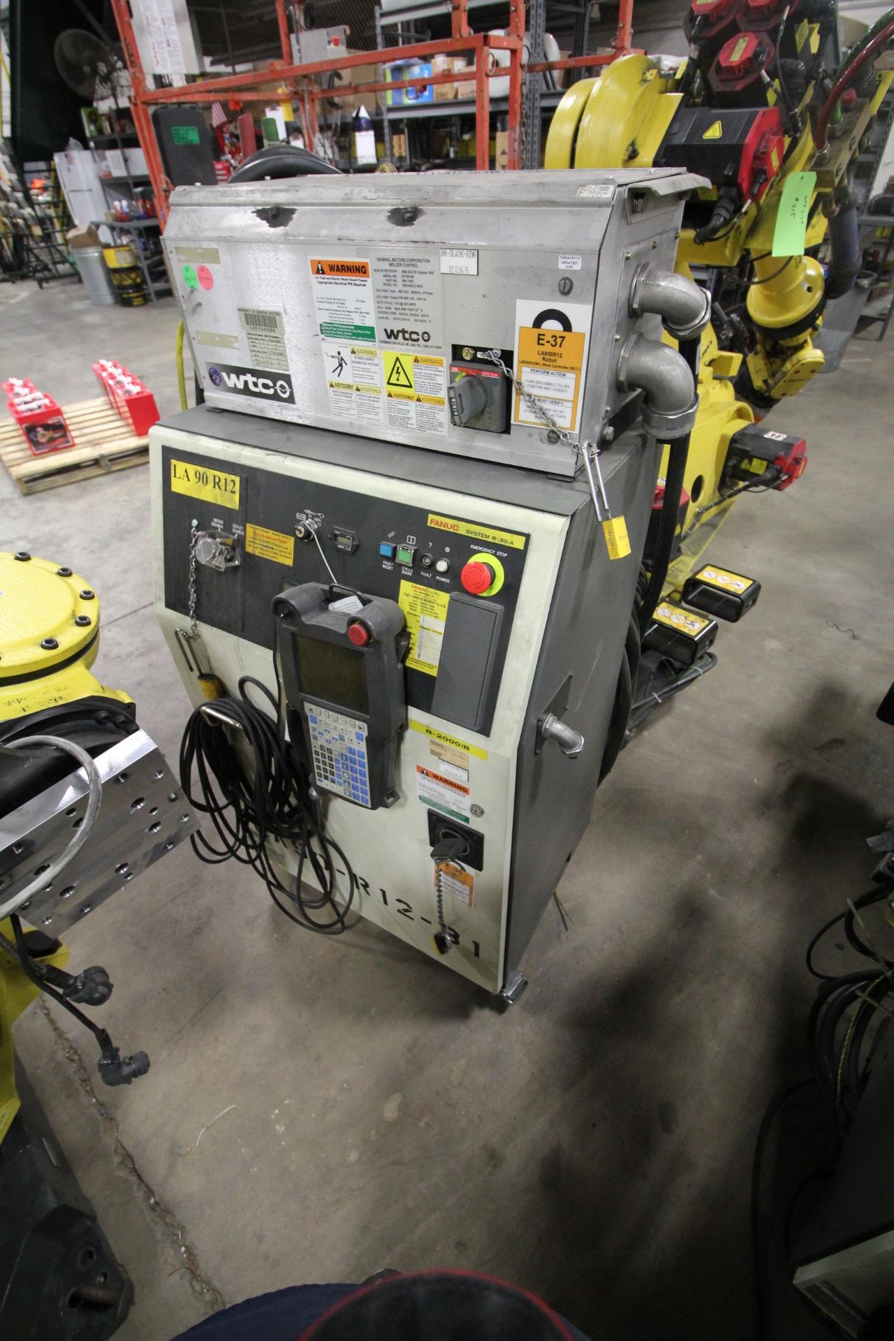 FANUC ROBOT R-2000iB/210F WITH R-30iA CONTROL, CABLES & TEACH PENDANT, SN 97339, YEAR 2009 - Image 5 of 10