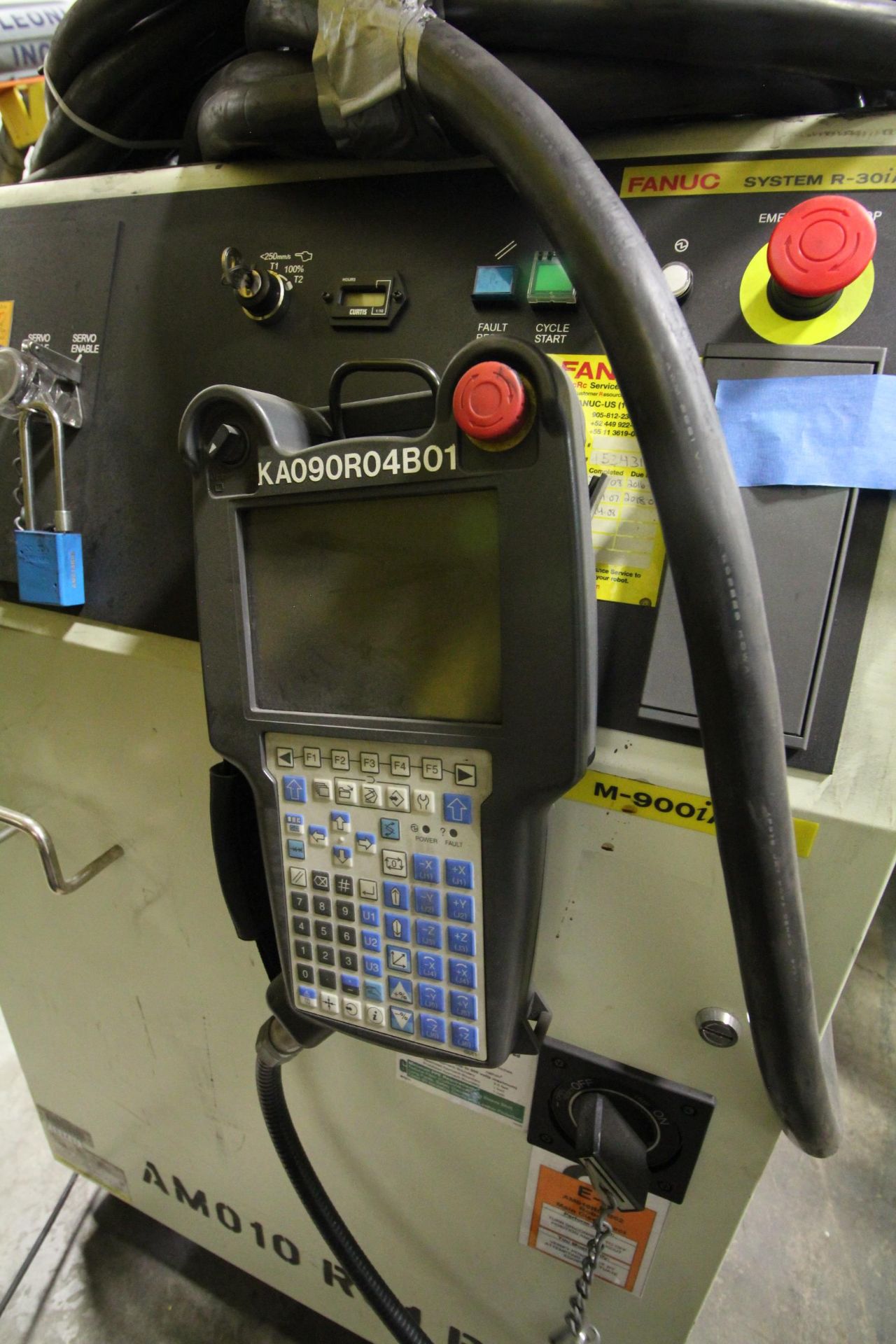 FANUC ROBOT M-900iA/400L WITH R-30iA CONTROLLER, TEACHPENDANT AND CABLES, SN 153431, YEAR 2014 - Image 7 of 11