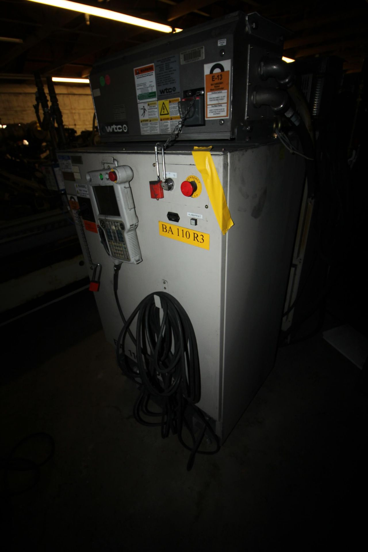 MOTOMAN ROBOT ES200N, NX100 CONTROL, SN S5M255-1-3, YEAR 12/05, CABLES AND TEACH PENDANT - Image 8 of 10