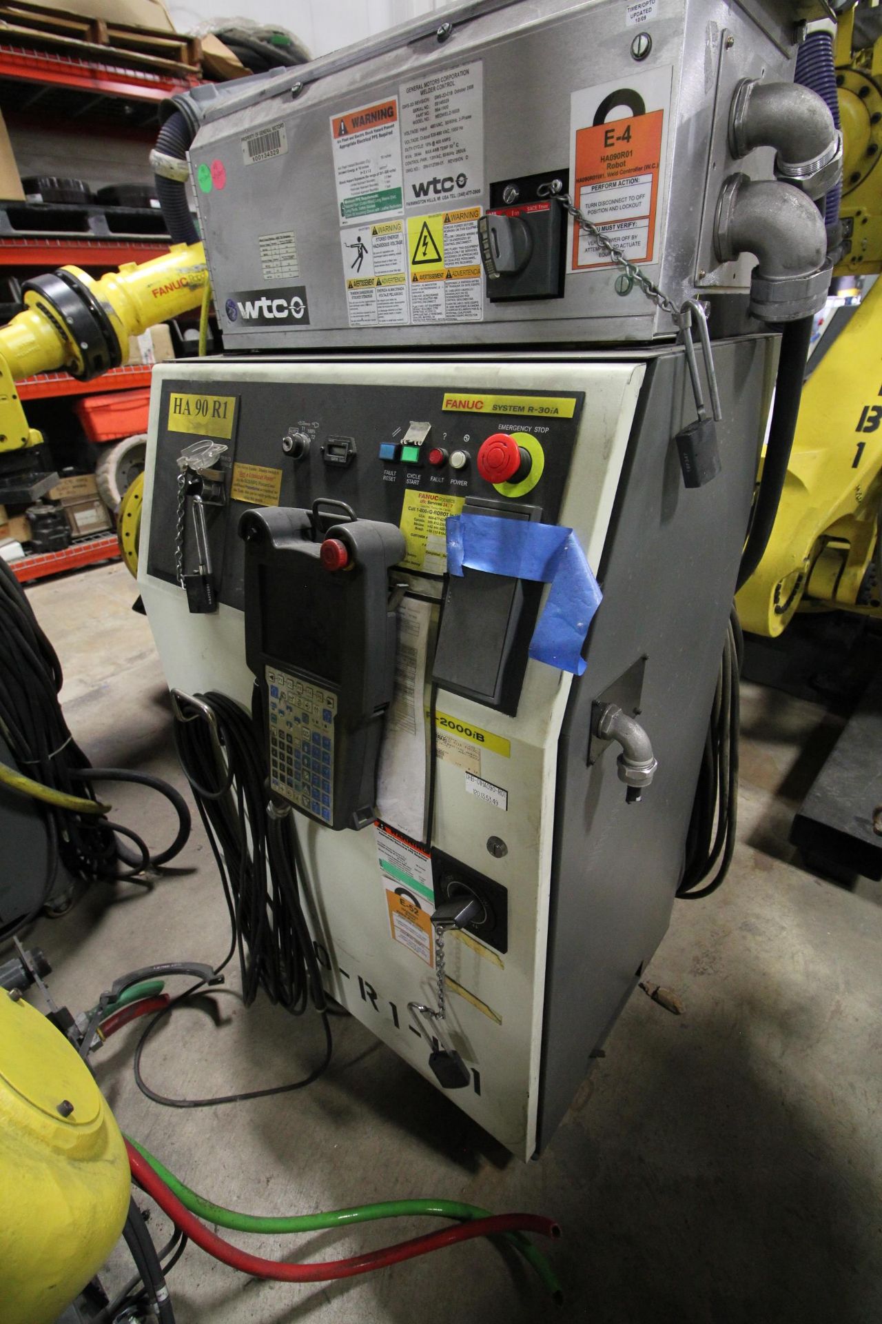 FANUC ROBOT R-2000iB/210F WITH R-30iA CONTROL, CABLES & TEACH PENDANT, SN 97043, YEAR 2009 - Image 4 of 8