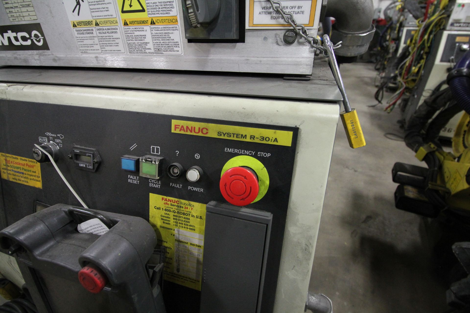 FANUC ROBOT R-2000iB/210F WITH R-30iA CONTROL, CABLES & TEACH PENDANT, SN 97339, YEAR 2009 - Image 6 of 10