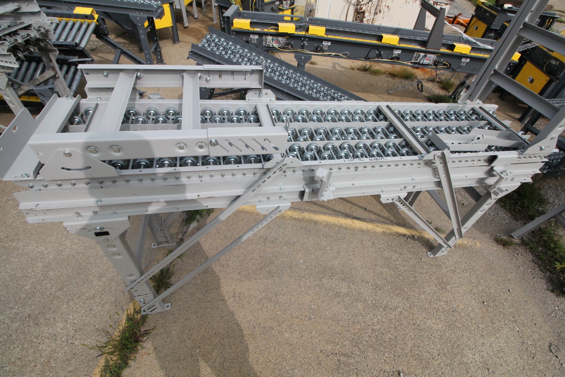 2 SECTIONS GRAVITY ROLLER CONVEYOR