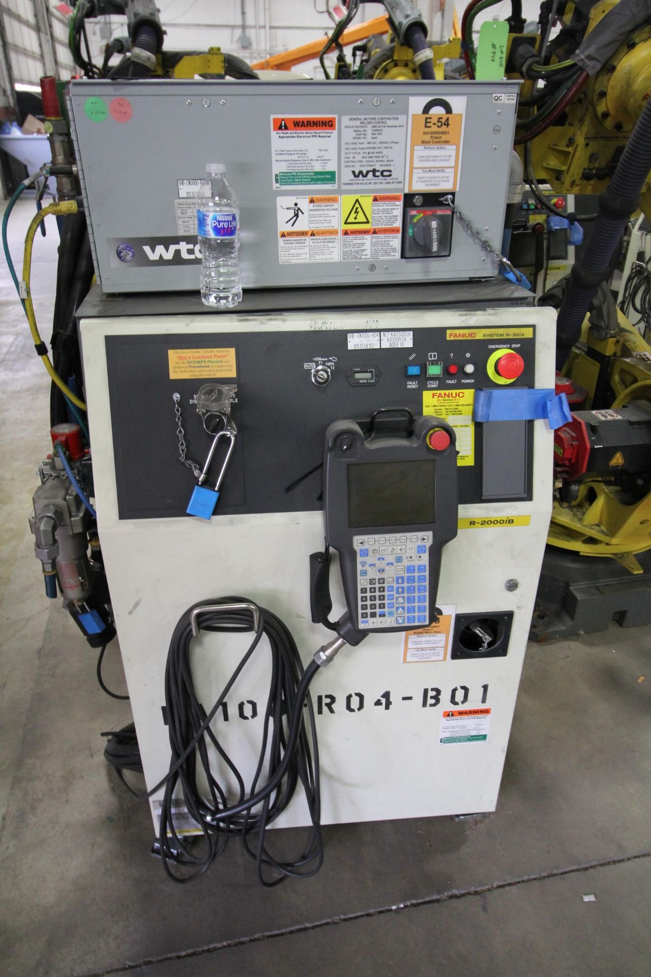 FANUC ROBOT R-2000iB/210F WITH R-30iA CONTROL, CABLES & TEACH PENDANT, SN 148715, YEAR 2014 - Image 4 of 8