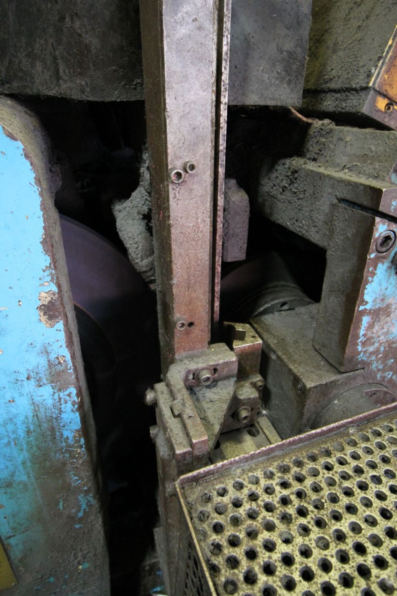 CINCINNATI NO.2 CENTERLESS GRINDER, MODEL AE - Image 5 of 6