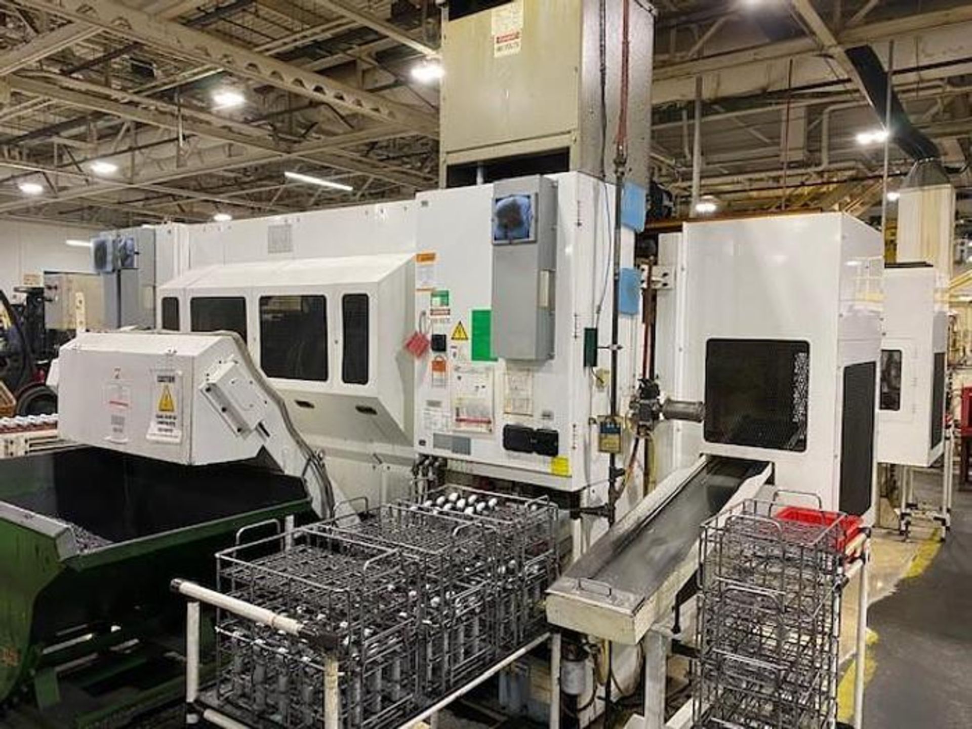 FUJI TNW 3500 TR TWIN SPINDLE TWIN TURRET CNC LATHES WITH GANTRY, YEAR 2008 - Image 2 of 5